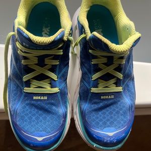 HOKA Clifton 2